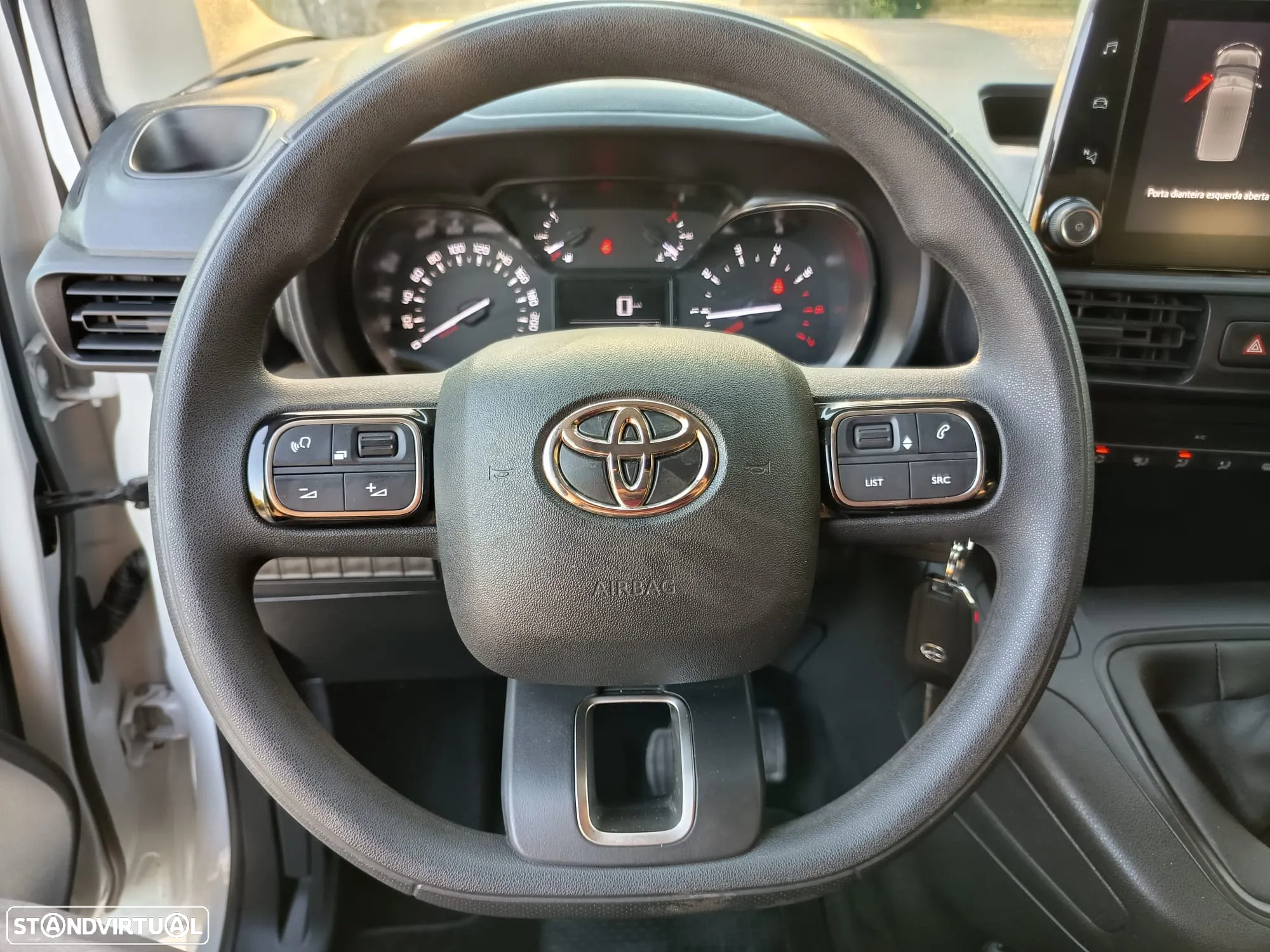 Toyota Proace City 1.5 D4D - 11
