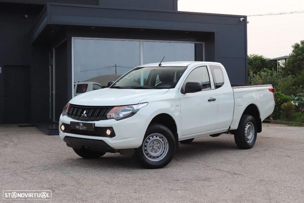 Mitsubishi L200 2.4 DI-D Club Invite 4WD