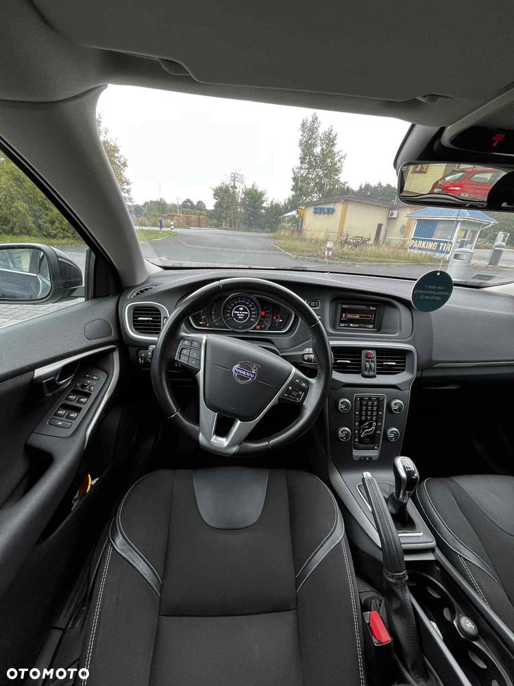Volvo V40 T3 Drive-E Momentum - 16