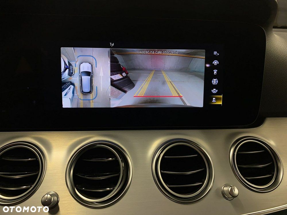 Mercedes-Benz Klasa E - 32