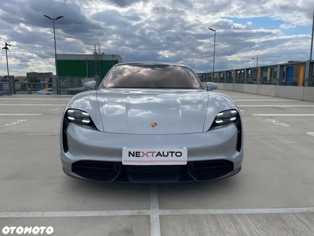 Porsche Taycan Turbo S - 6