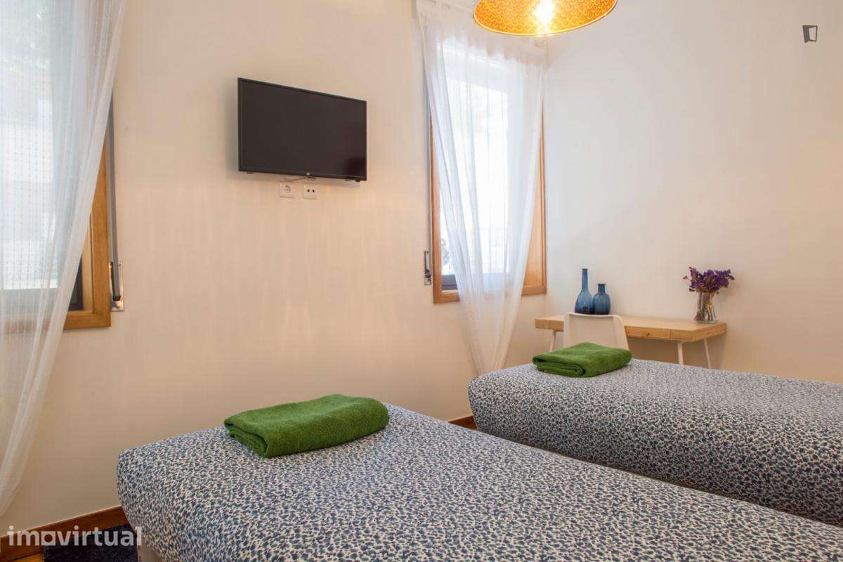 Quarto - localizado em Matosinhos Porto - Grande imagem: 3/23