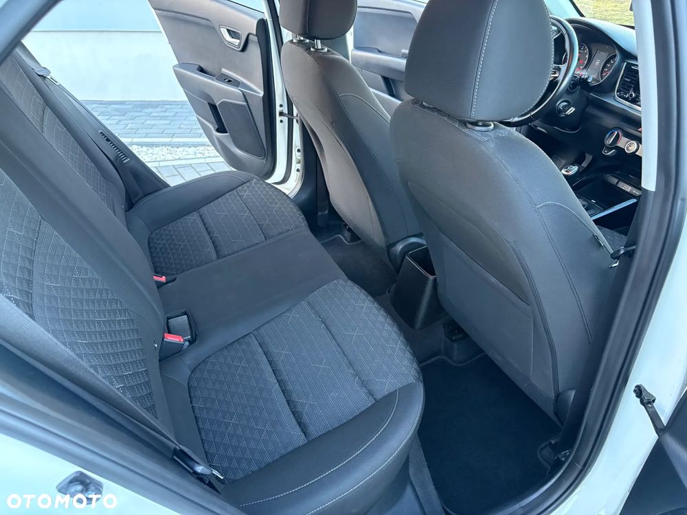 Kia Rio - 17