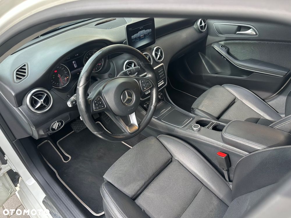 Mercedes-Benz Klasa A 180 7G-DCT - 8