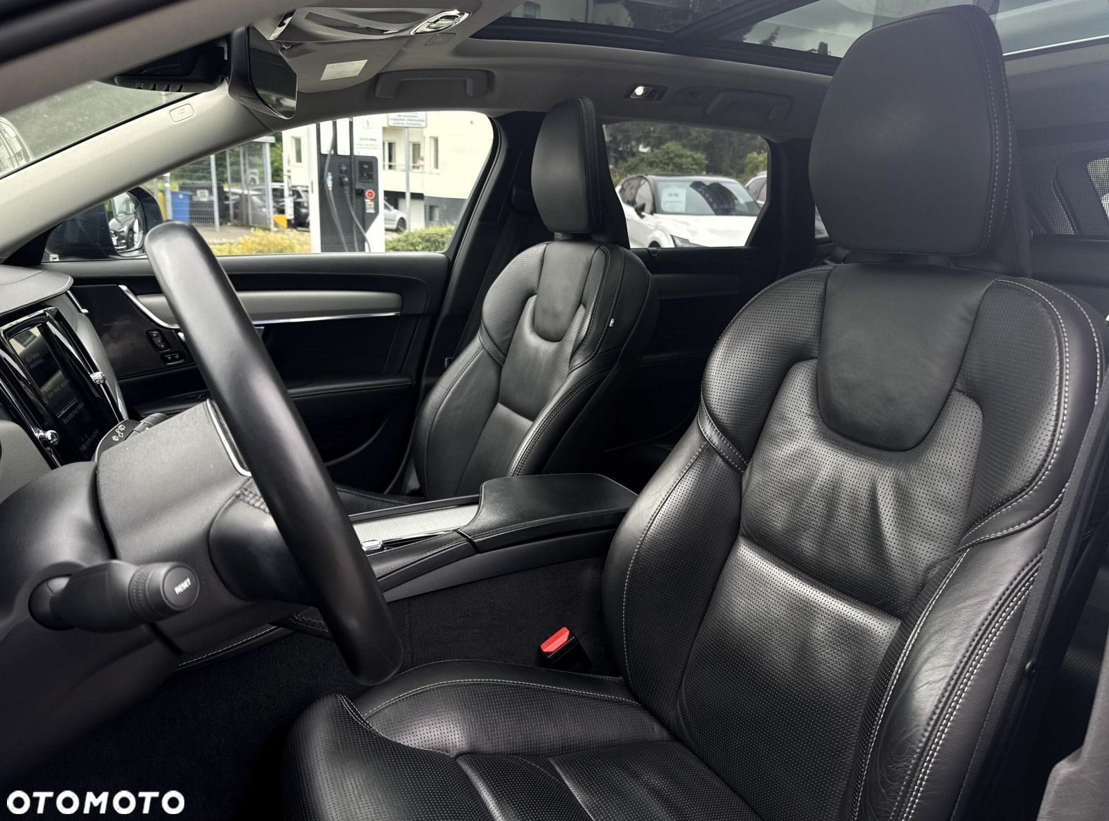 Volvo V90 Cross Country - 27