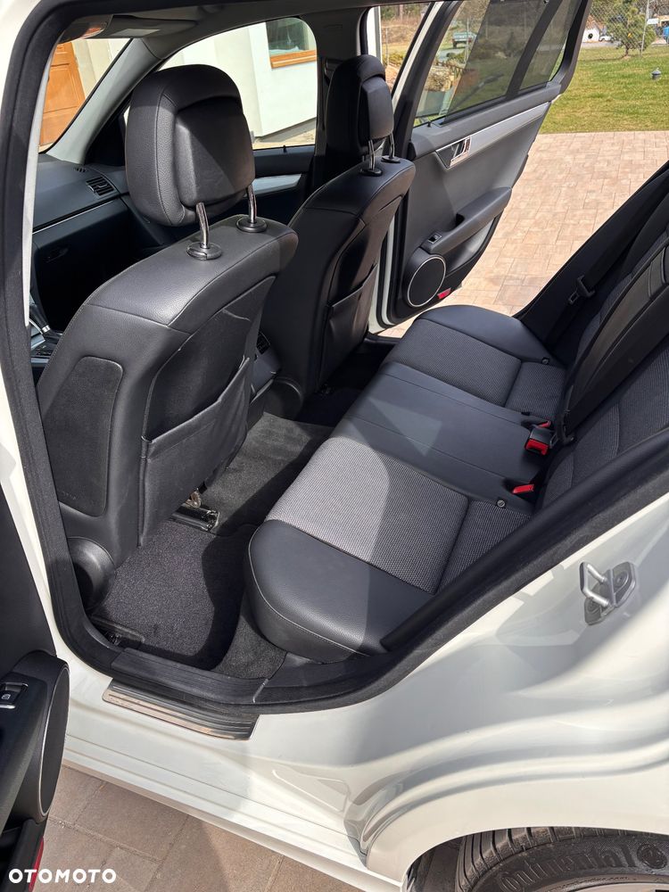 Mercedes-Benz Klasa C 280 7G-TRONIC Avantgarde Sport Edition - 9