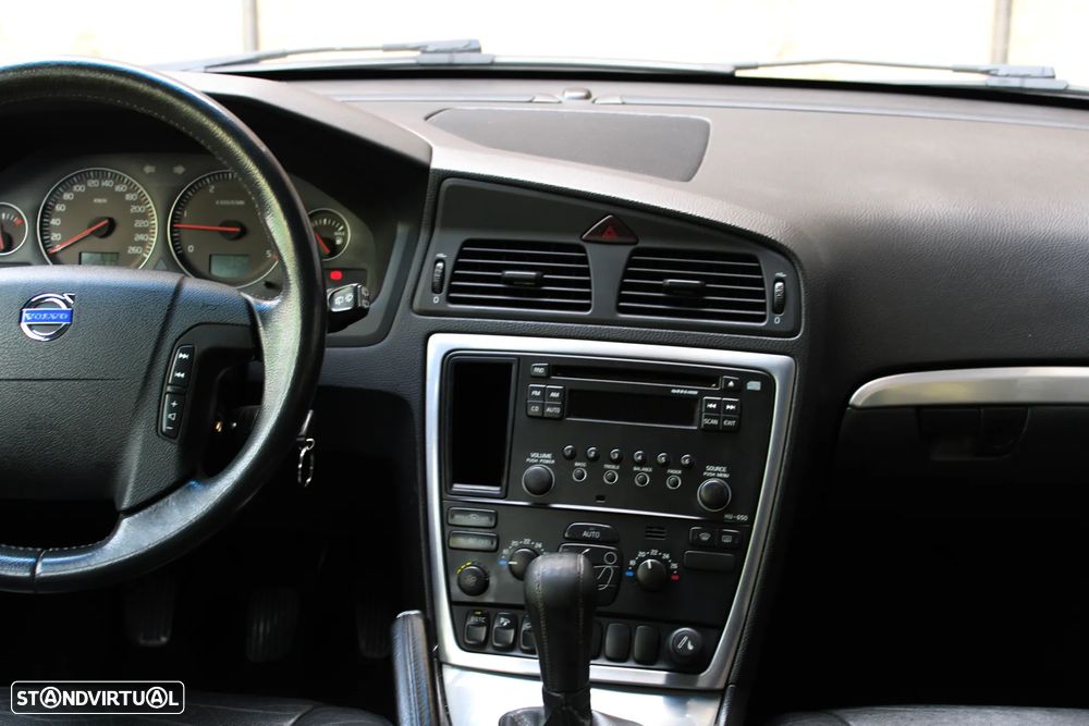 Volvo XC 70 2.4 D5 Nivel 2 - 19
