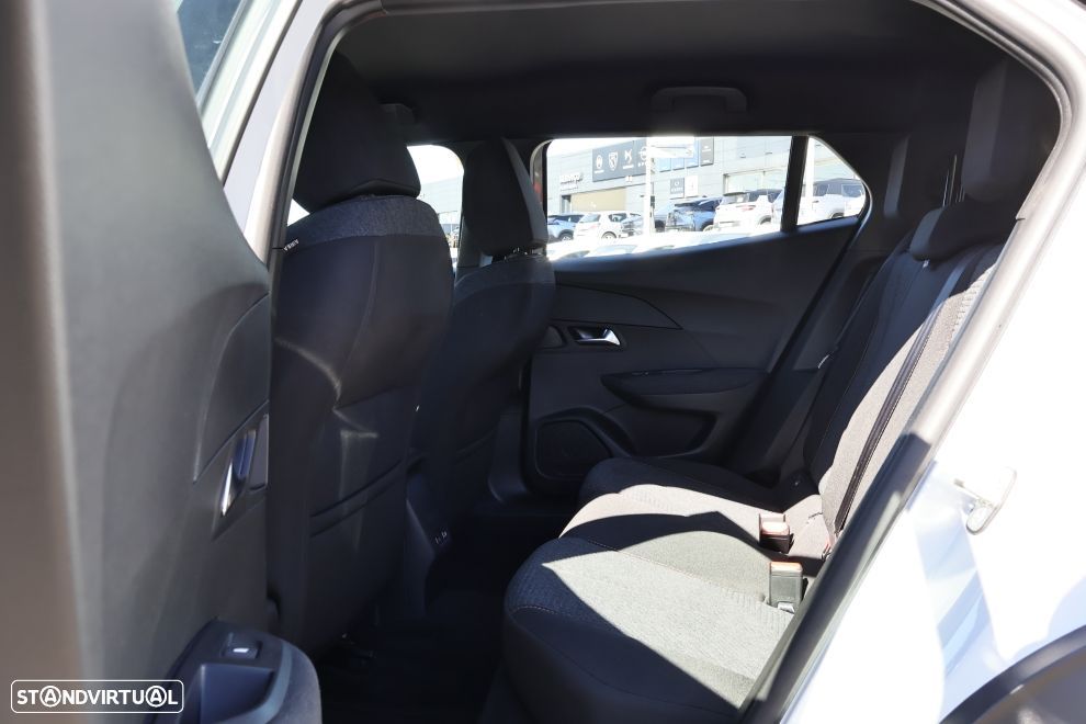 Peugeot e-2008 54 kWh Style - 17