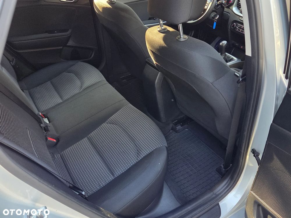 Kia Ceed 1.0 T-GDI S - 22