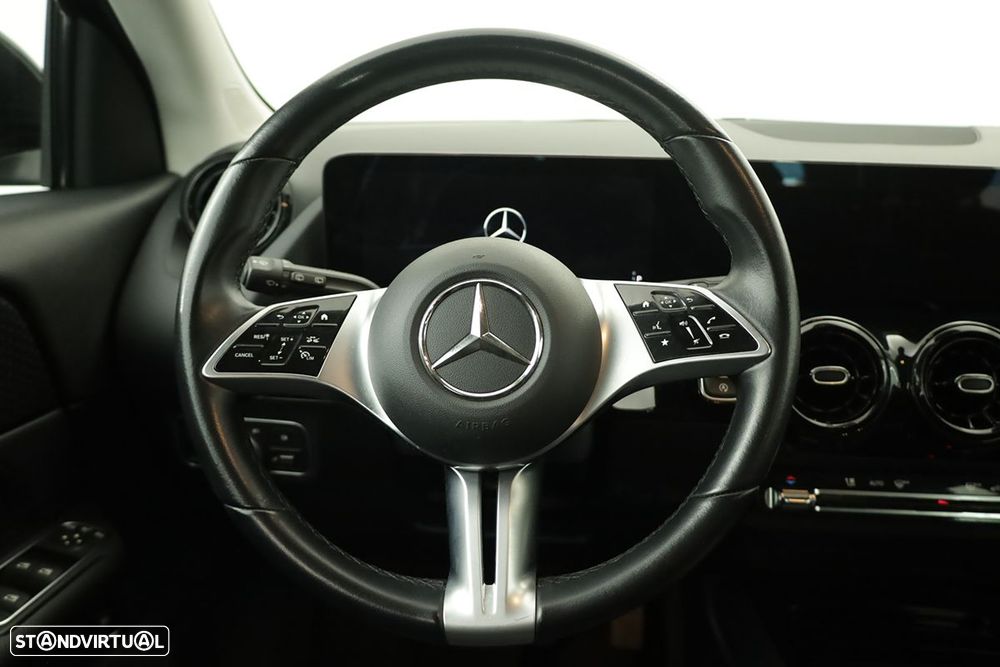 Mercedes-Benz GLA 200 - 13