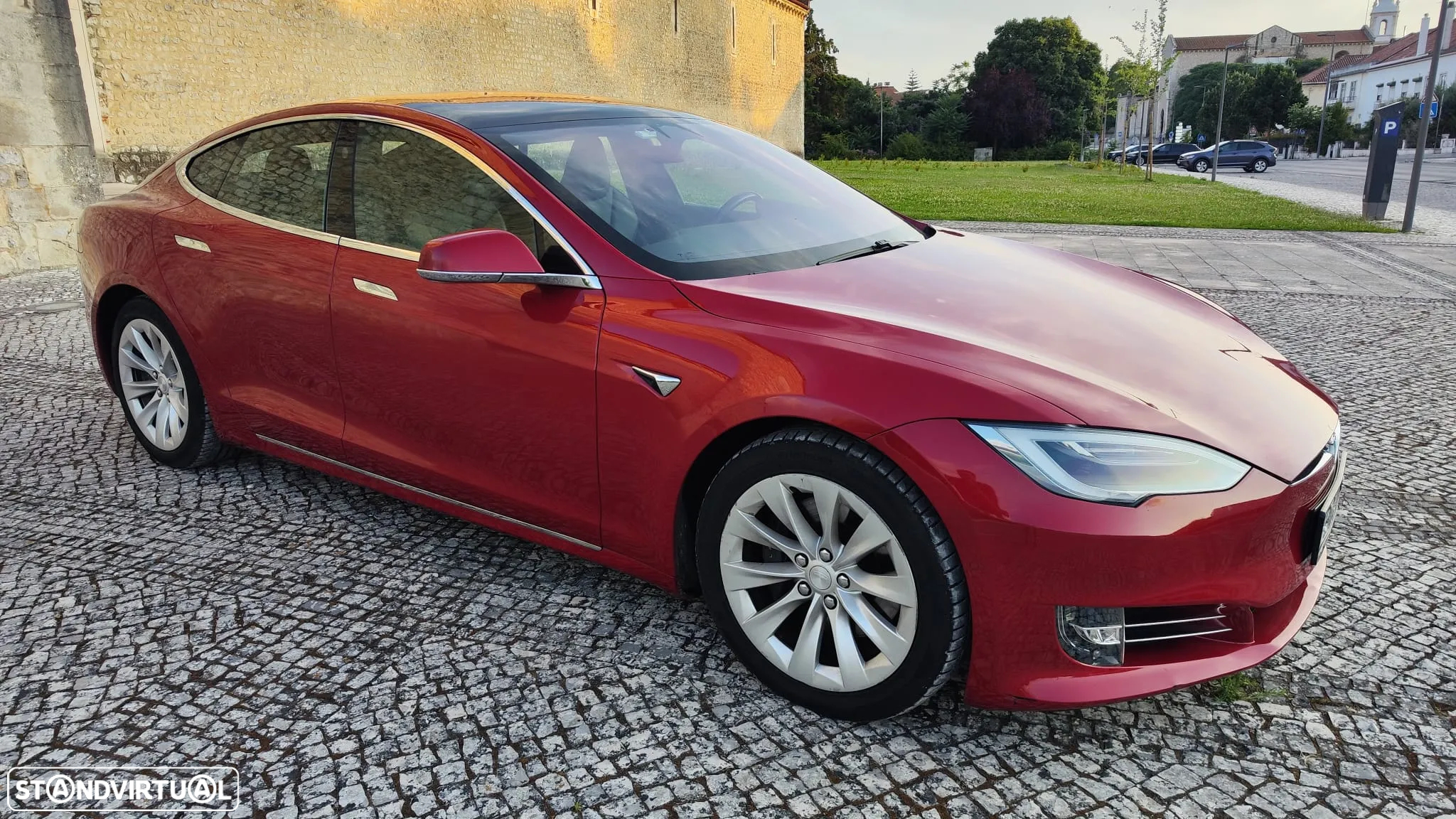Tesla Model S Long Range - 8