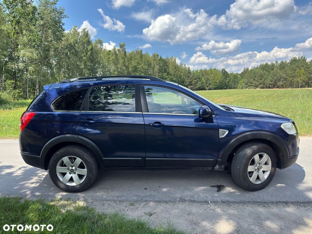 Chevrolet Captiva 2.4 LS 5os - 3