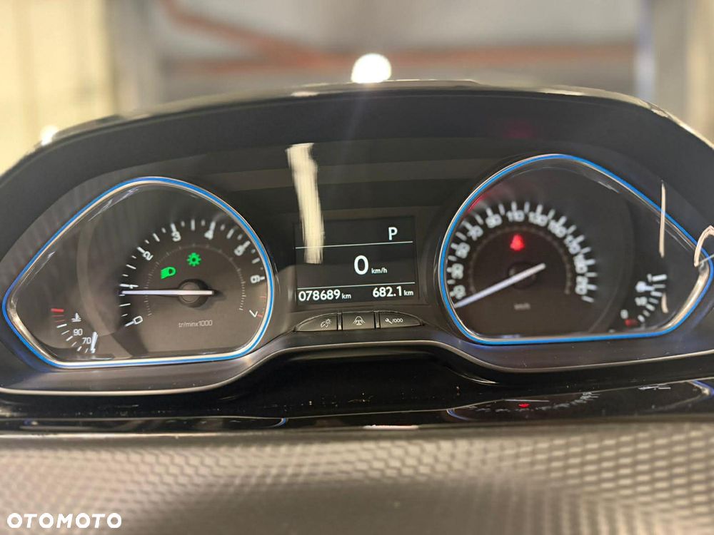 Peugeot 2008 1.2 Pure Tech Allure S&S EAT6 - 9