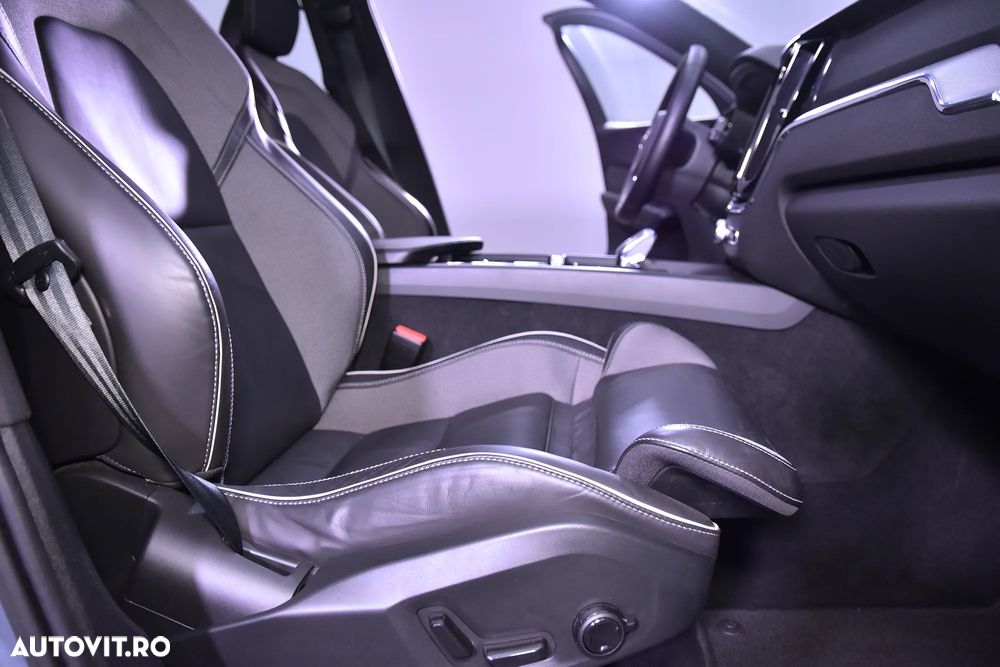 Volvo XC 60 B4 MHEV AT8 FWD Momentum - 11