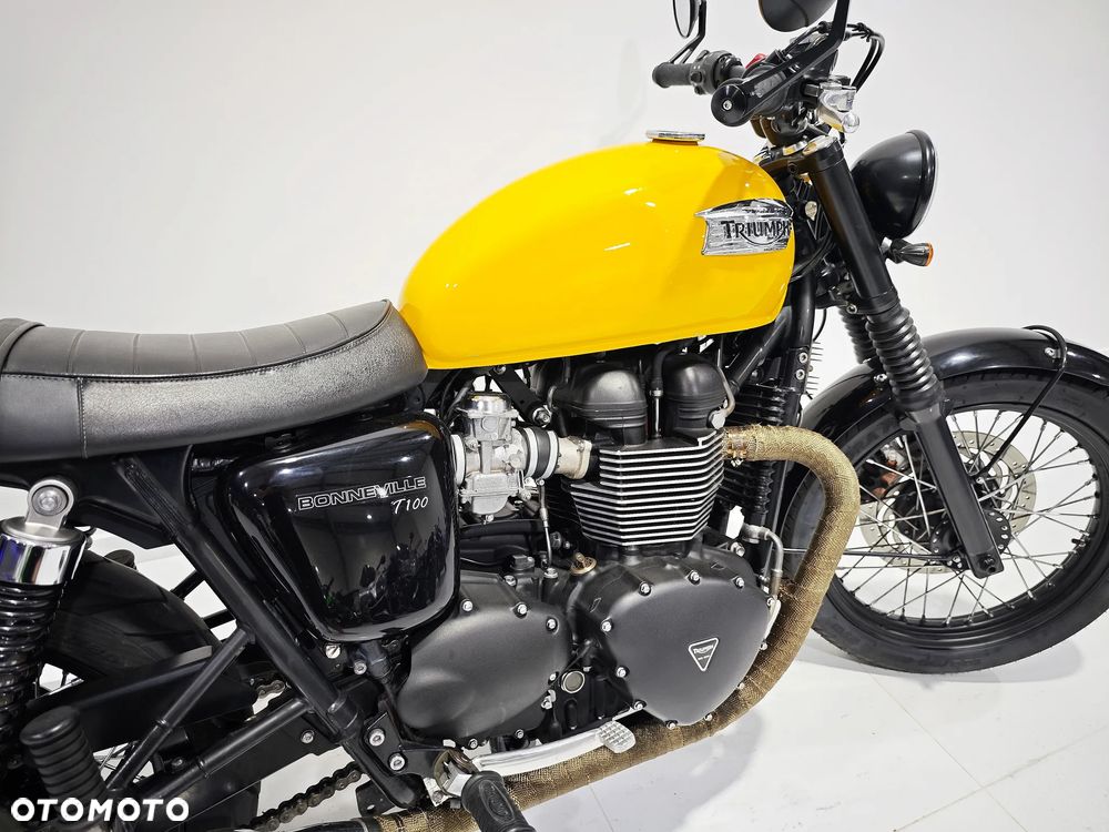 Triumph Bonneville - 7