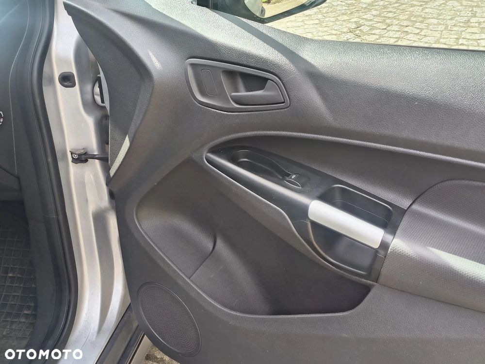 Ford Transit Connect - 17