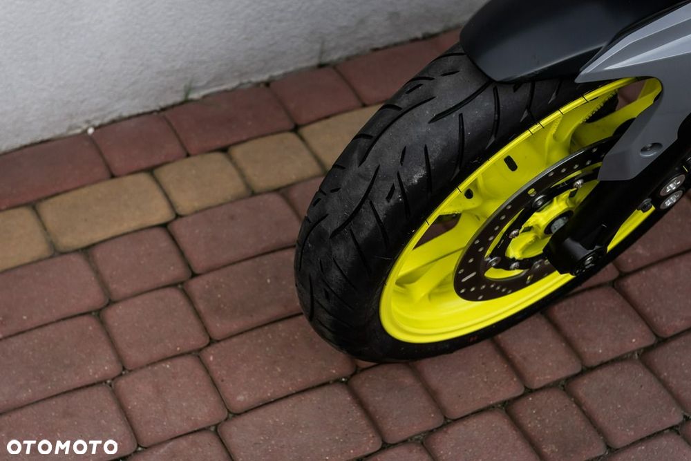 Yamaha MT - 8