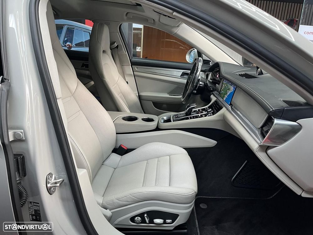 Porsche Panamera 4 S - 35
