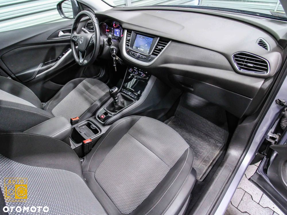 Opel Grandland X 1.2 T Enjoy S&S - 9