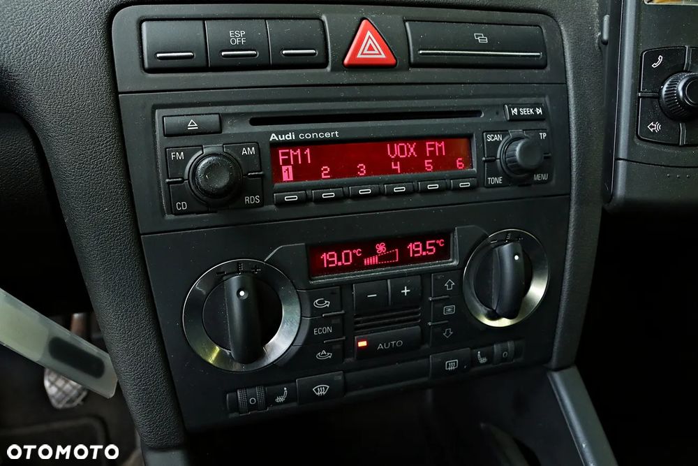 Audi A3 3-drzwiowe 1.6 S Line Sportpaket plus - 32