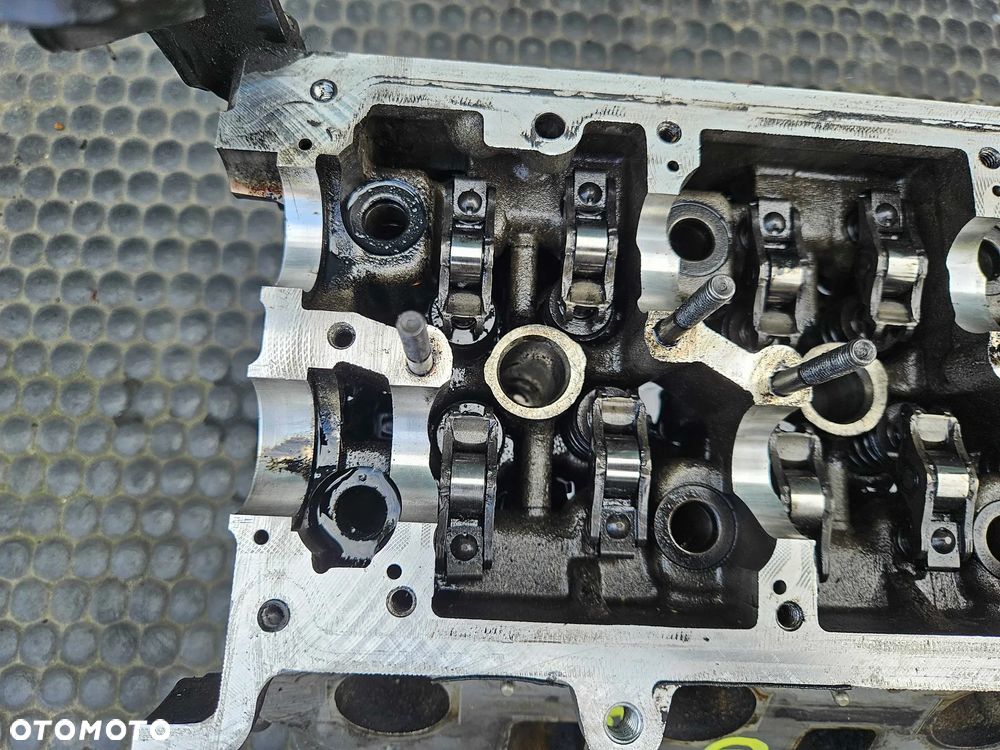 Głowica 0593S 0594S Lewa Prawa Wałki Zawory Pokrywa 2.7 3.0 TDI V6 Audi A4 B8 A5 A6 Q5 VW - 3