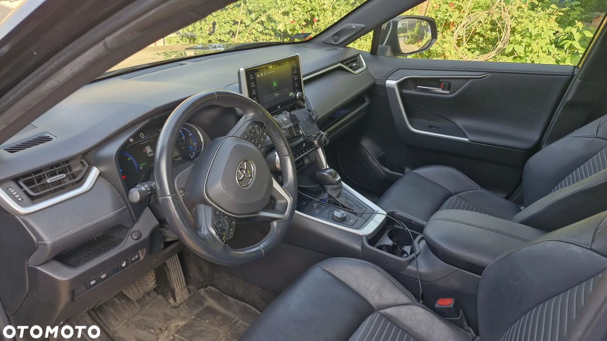 Toyota RAV4 2.5 Hybrid Black Edition by JBL 4x4 - 5