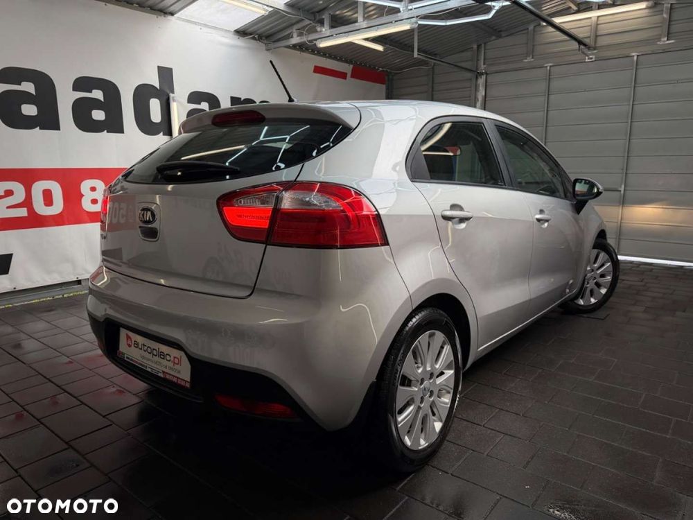Kia Rio - 16