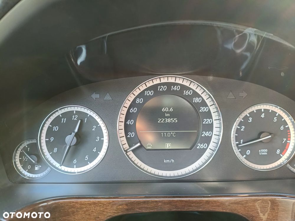 Mercedes-Benz Klasa E 200 CGI BlueEFFICIENCY - 20