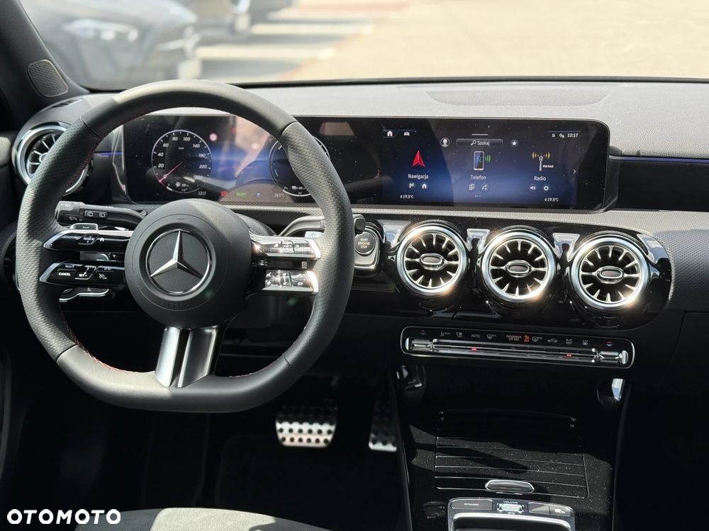 Mercedes-Benz Klasa A 250 e PHEV AMG Line 8G-DCT - 9