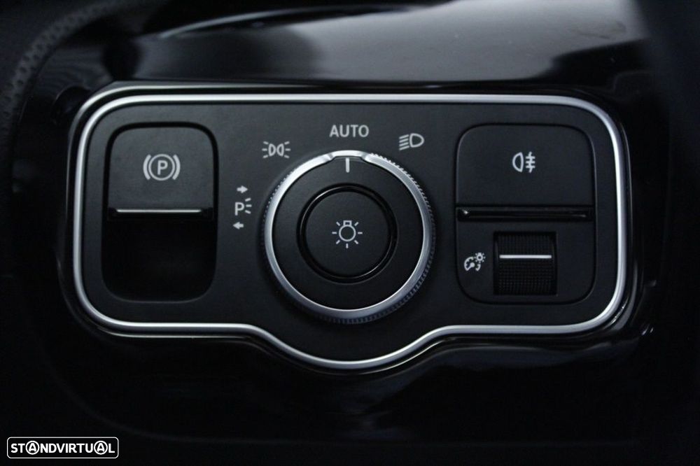 Mercedes-Benz A 200 d - 28