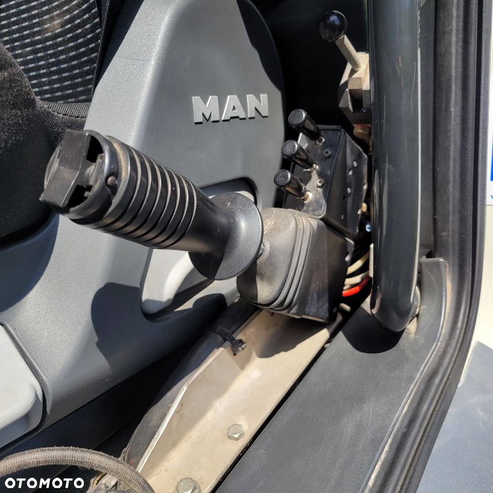 MAN MERCEDES ,SCANIA - 12