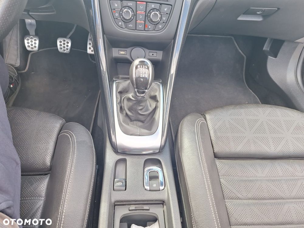 Opel Cascada 1.6 T Cosmo S&S - 24