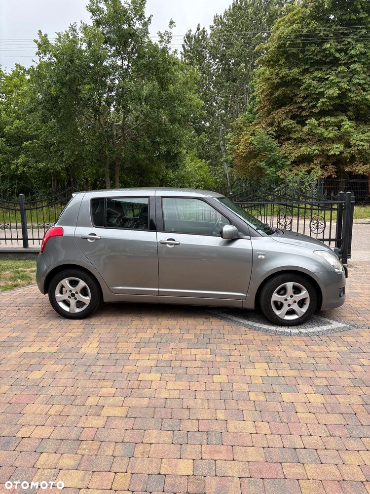 Suzuki Swift - 2