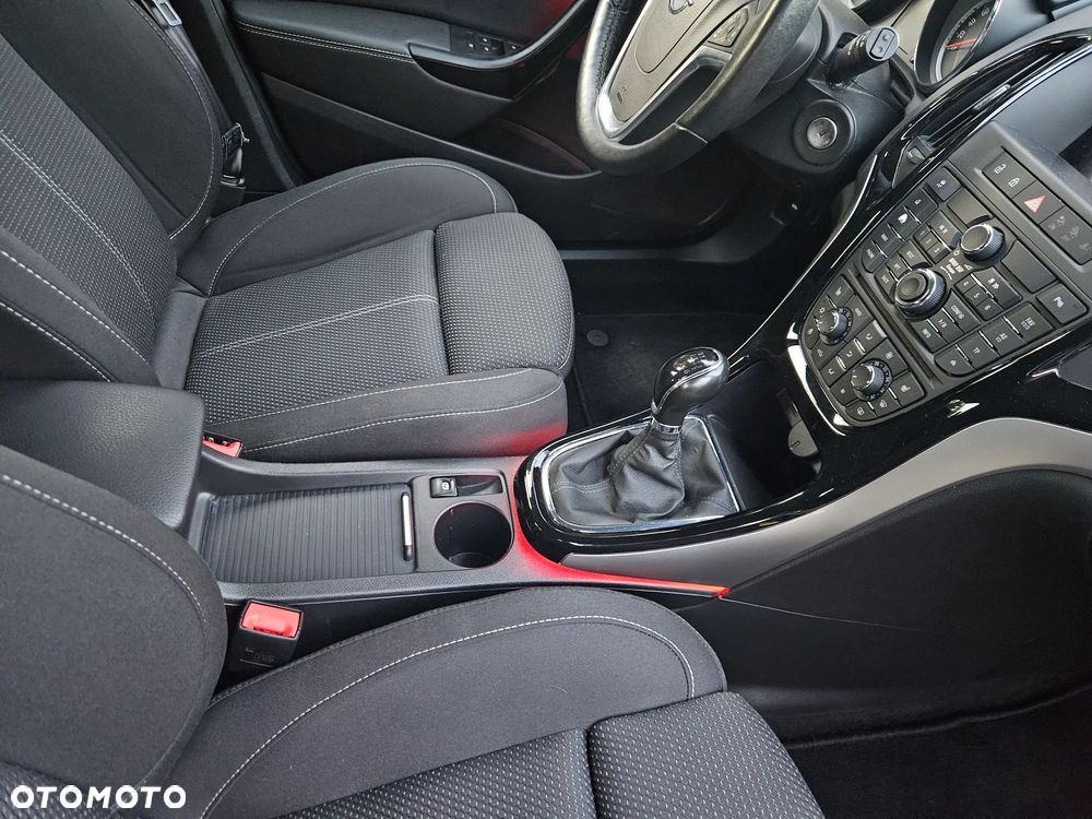 Opel Astra 2.0 CDTI Exklusiv - 24