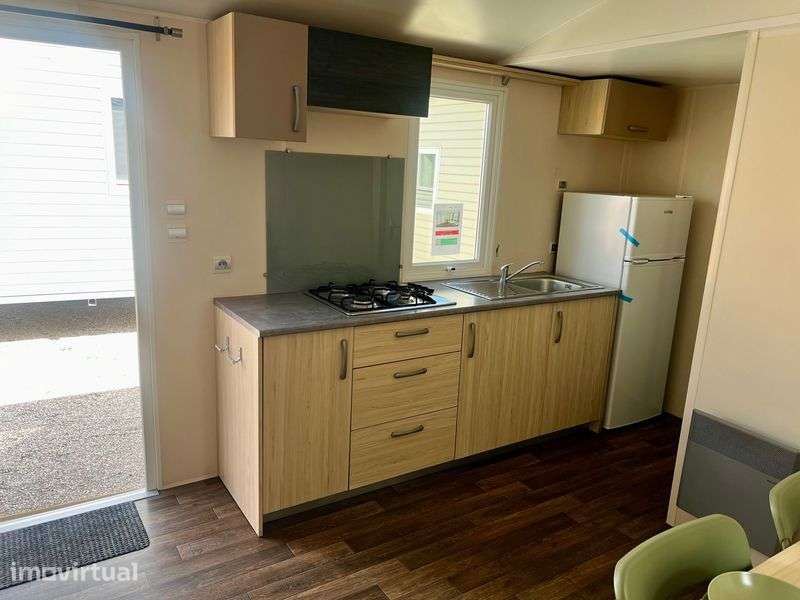 Casa Móvel IRM T2 7,30x4,00m com Ar Condicionado – Excelente Estado - Grande imagem: 4/9