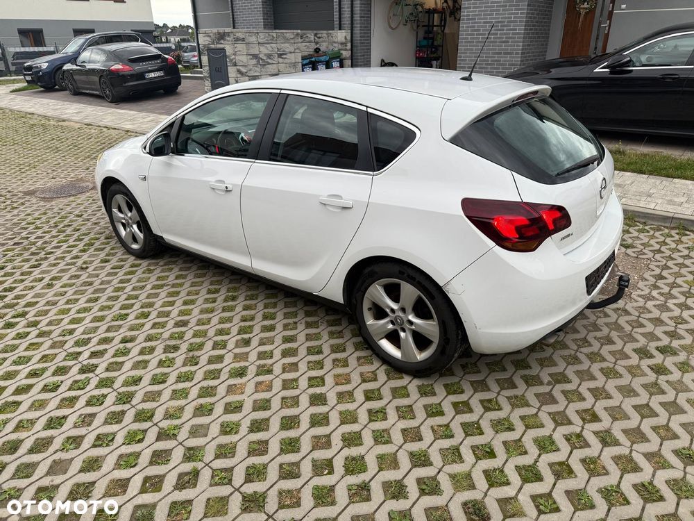 Opel Astra 2.0 CDTI Cosmo - 27