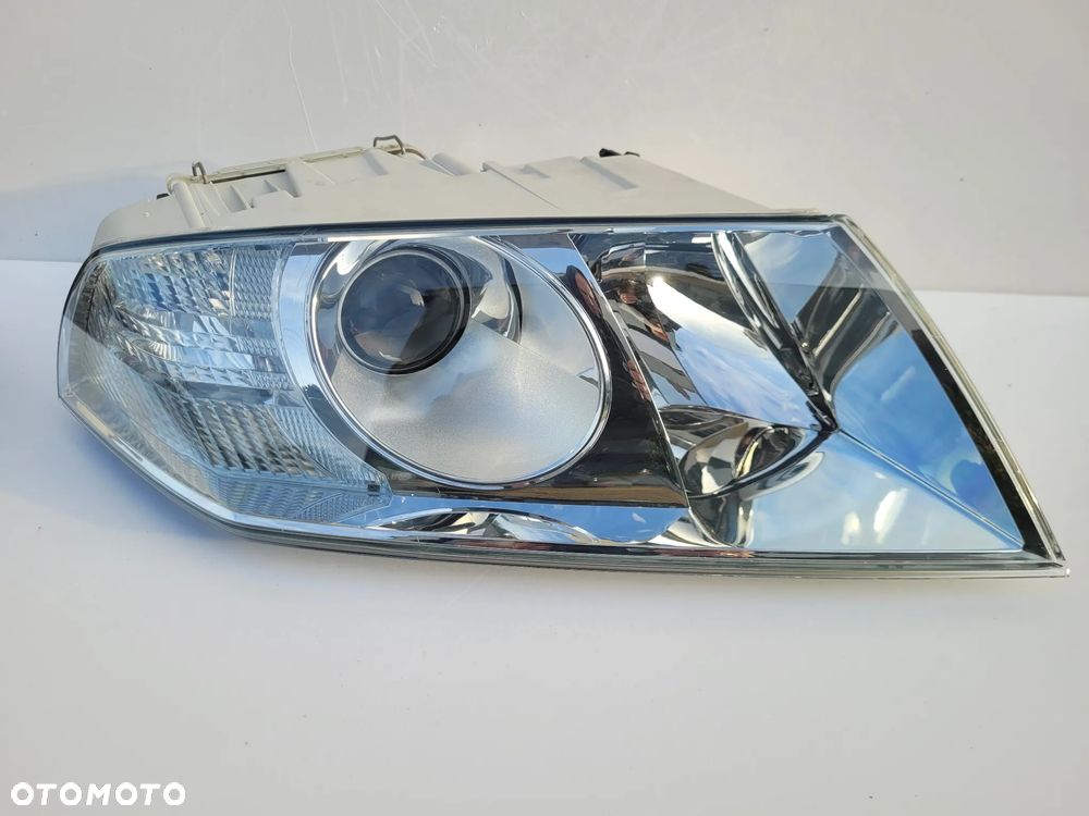 Skoda Octavia II lampa przód prawa soczewka