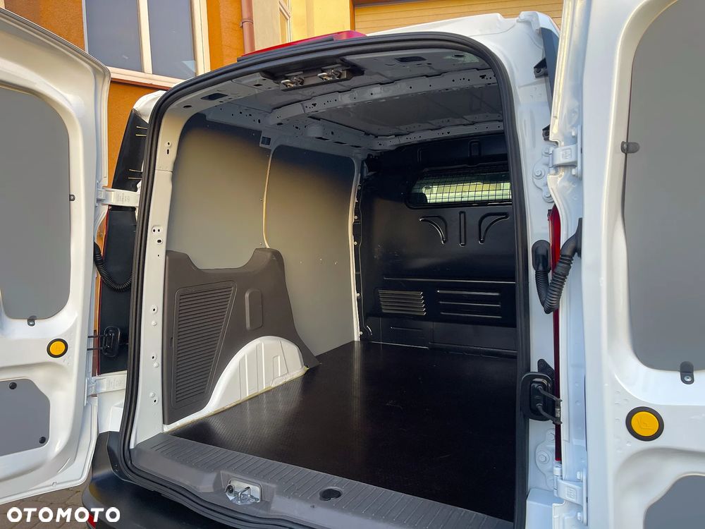 Ford Transit Connect - 11