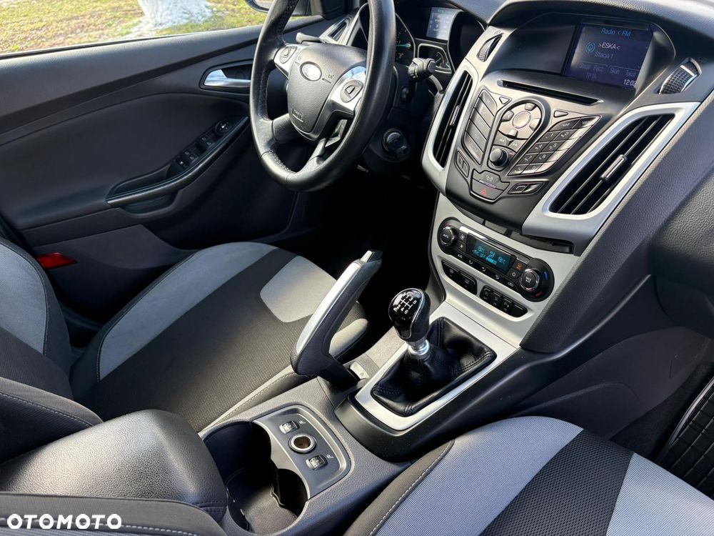 Ford Focus 1.6 TDCi DPF Champions Edition - 13