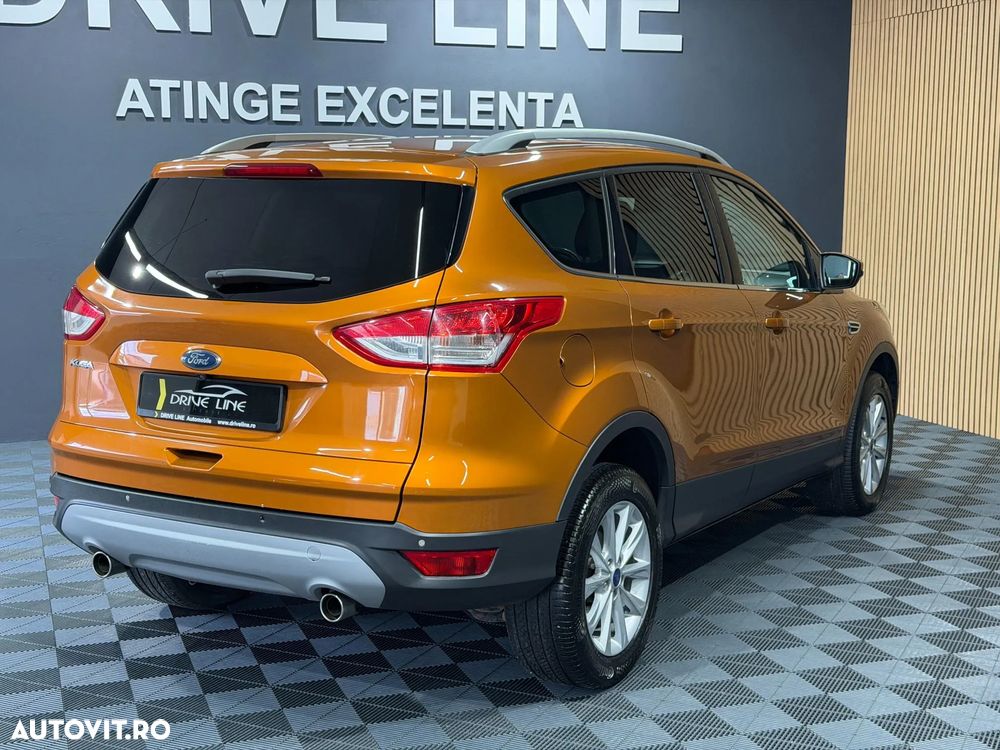 Ford Kuga 2.0 TDCi 4WD Powershift Titanium - 4