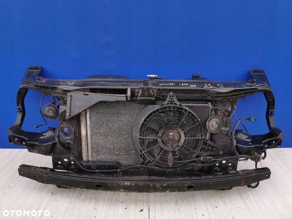 Hyundai I800 i 800 H1 2.5 CRD wzmocnienie pas przód - 1