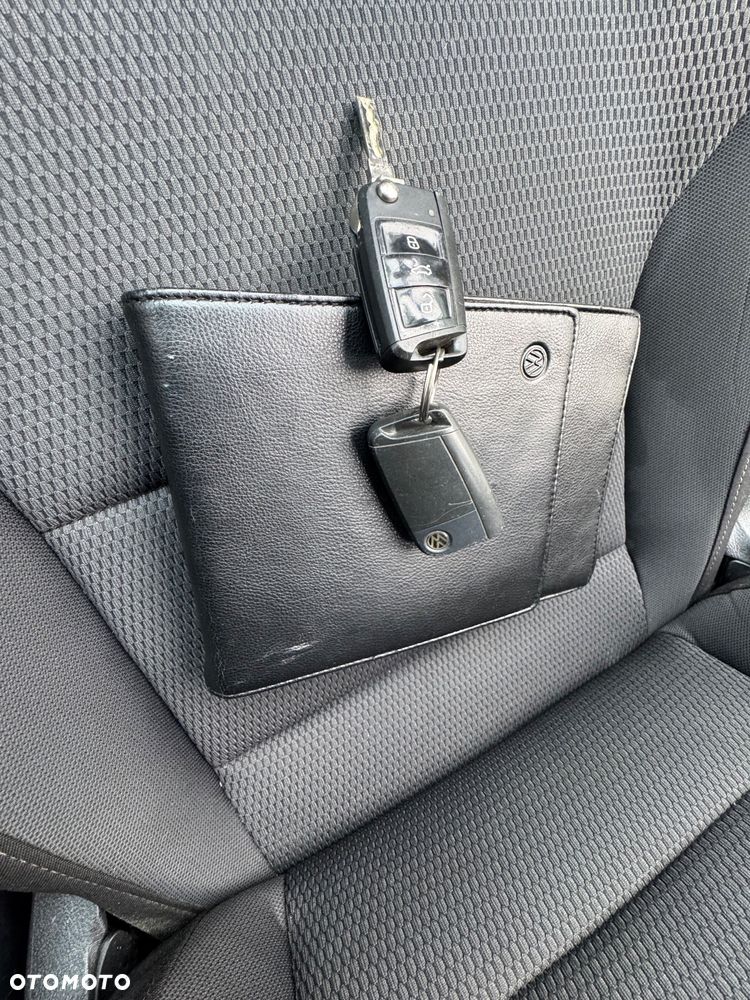 Volkswagen Golf - 23