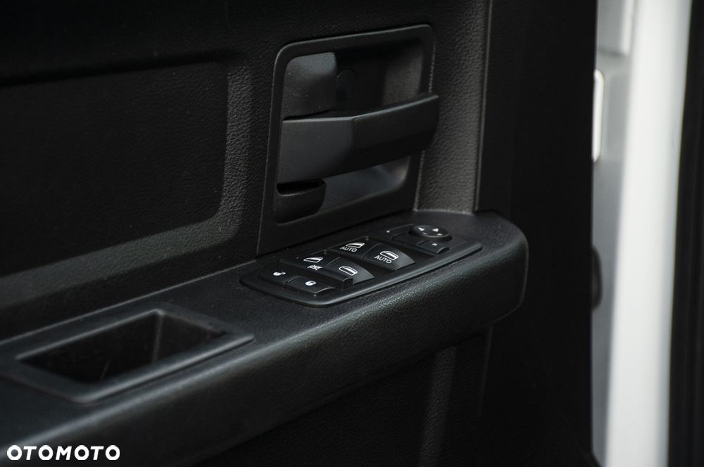 Dodge RAM - 25
