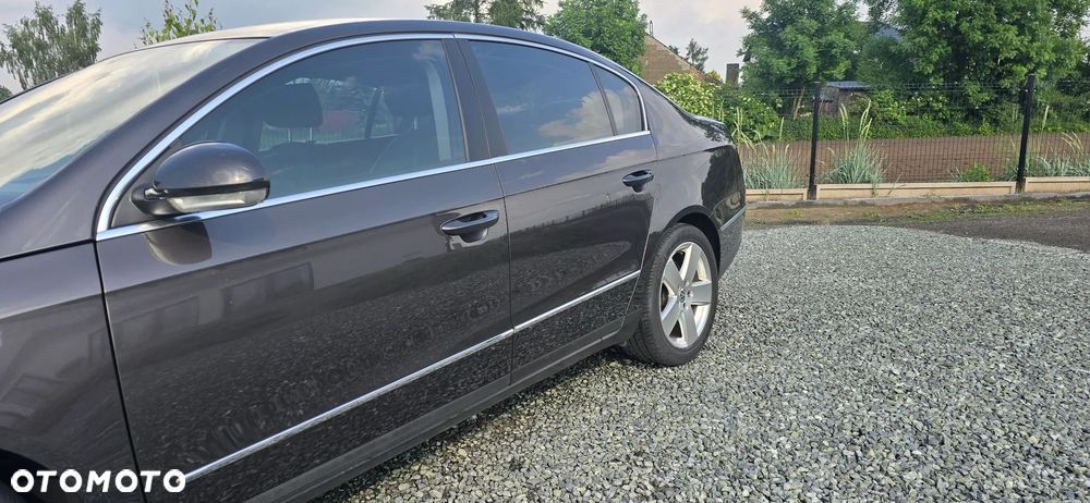 Volkswagen Passat - 9