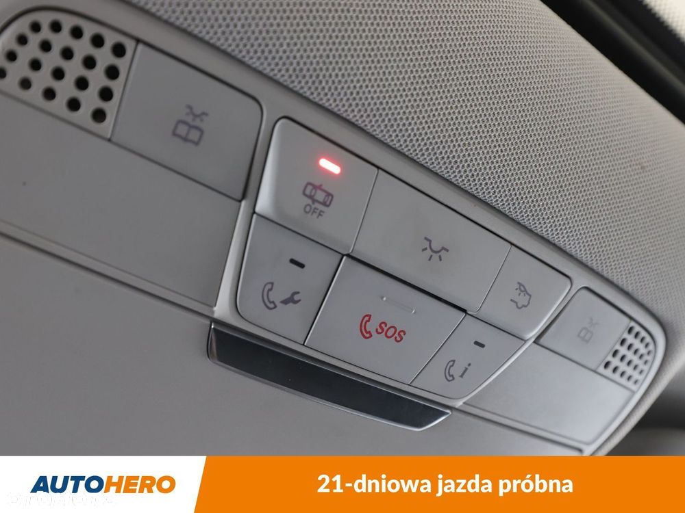 Mercedes-Benz Klasa E 220 d 4-Matic 9G-TRONIC - 37