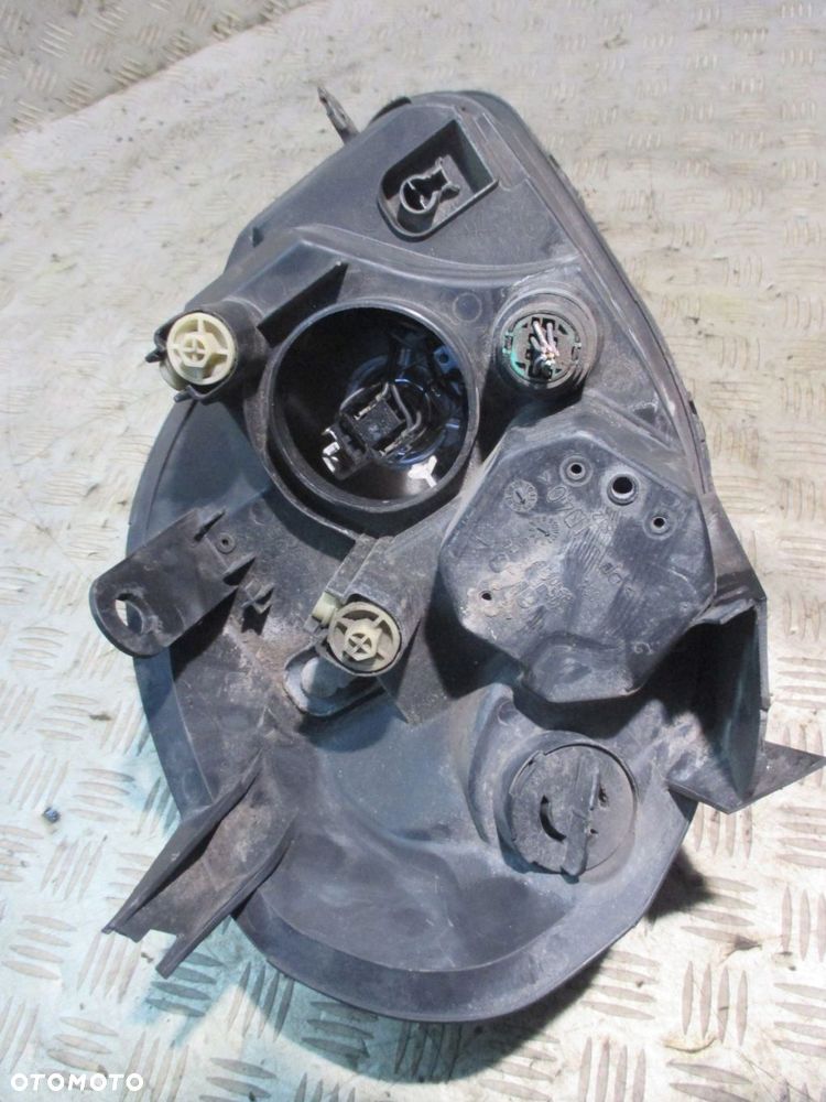 LAMPA PRAWA REFLEKTOR LEWY PRZÓD FIAT GRANDE PUNTO - 6
