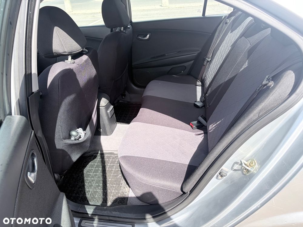 Nissan Primera - 12