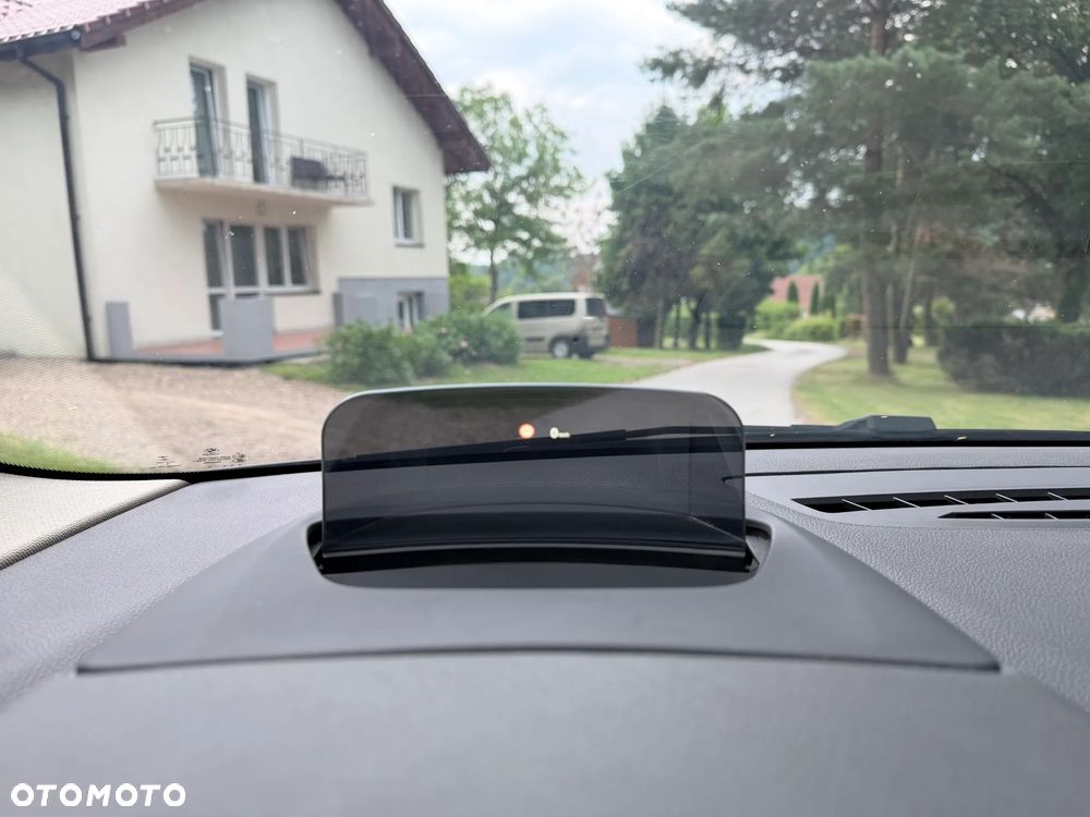 BMW Seria 2 218d Sport-Aut Luxury Line - 37
