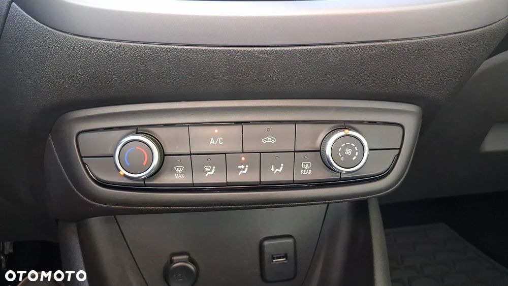 Opel Crossland X - 32