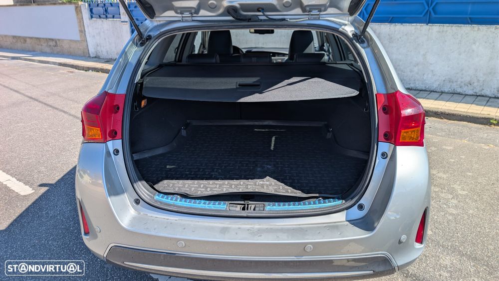 Toyota Auris Touring Sports 1.8 HSD Exclusive+Navi - 10